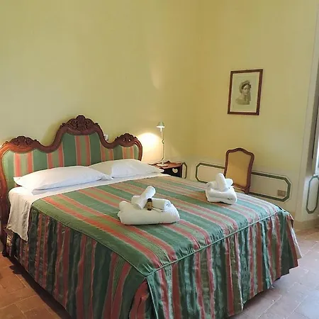 Sleeps 23 Pool Air Con Wifi Spoleto
