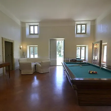 Sleeps 23 Pool Air Con Wifi Spoleto
