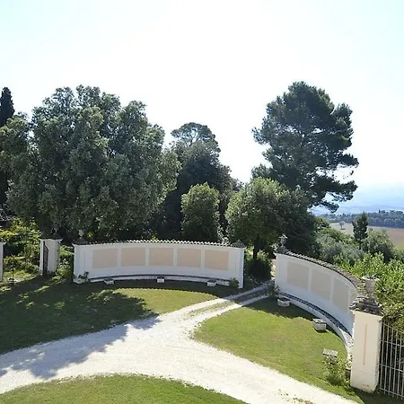 Sleeps 23 Pool Air Con Wifi Spoleto